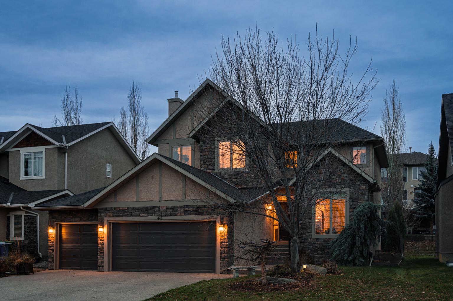 45 Discovery Ridge Heights SW, Calgary, Alberta T3H5T1 Sold History