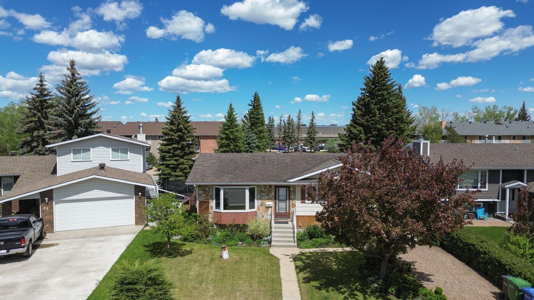 20 Broughton Crescent, Red Deer, Alberta T4R1L8 For Sale HouseSigma