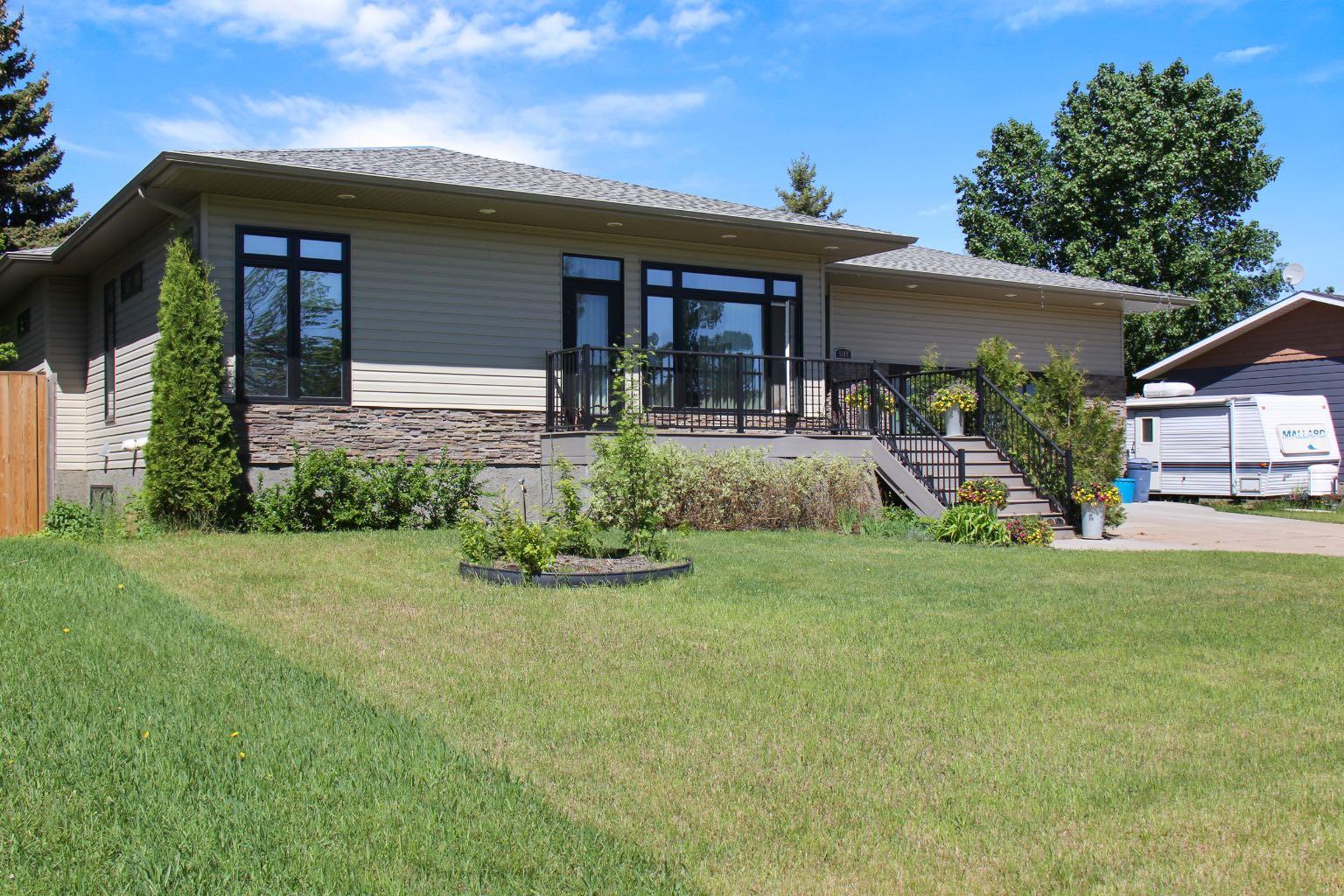 5109 50 Street, Sedgewick, Alberta T0B4C0 For Sale HouseSigma