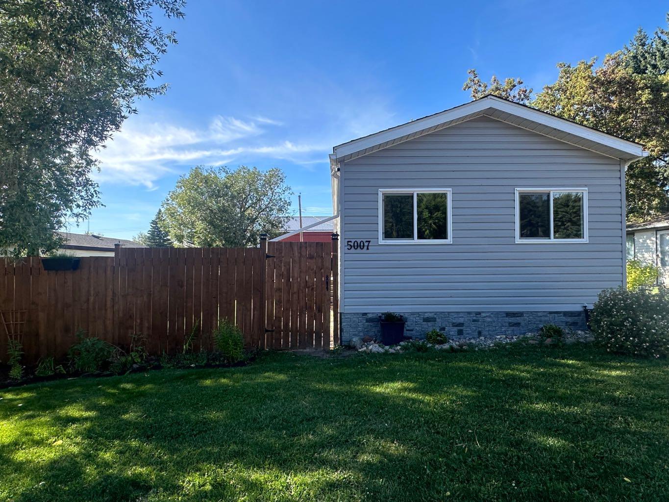 5007 51 Street, Clandonald, Alberta T0B0X0 For Sale HouseSigma