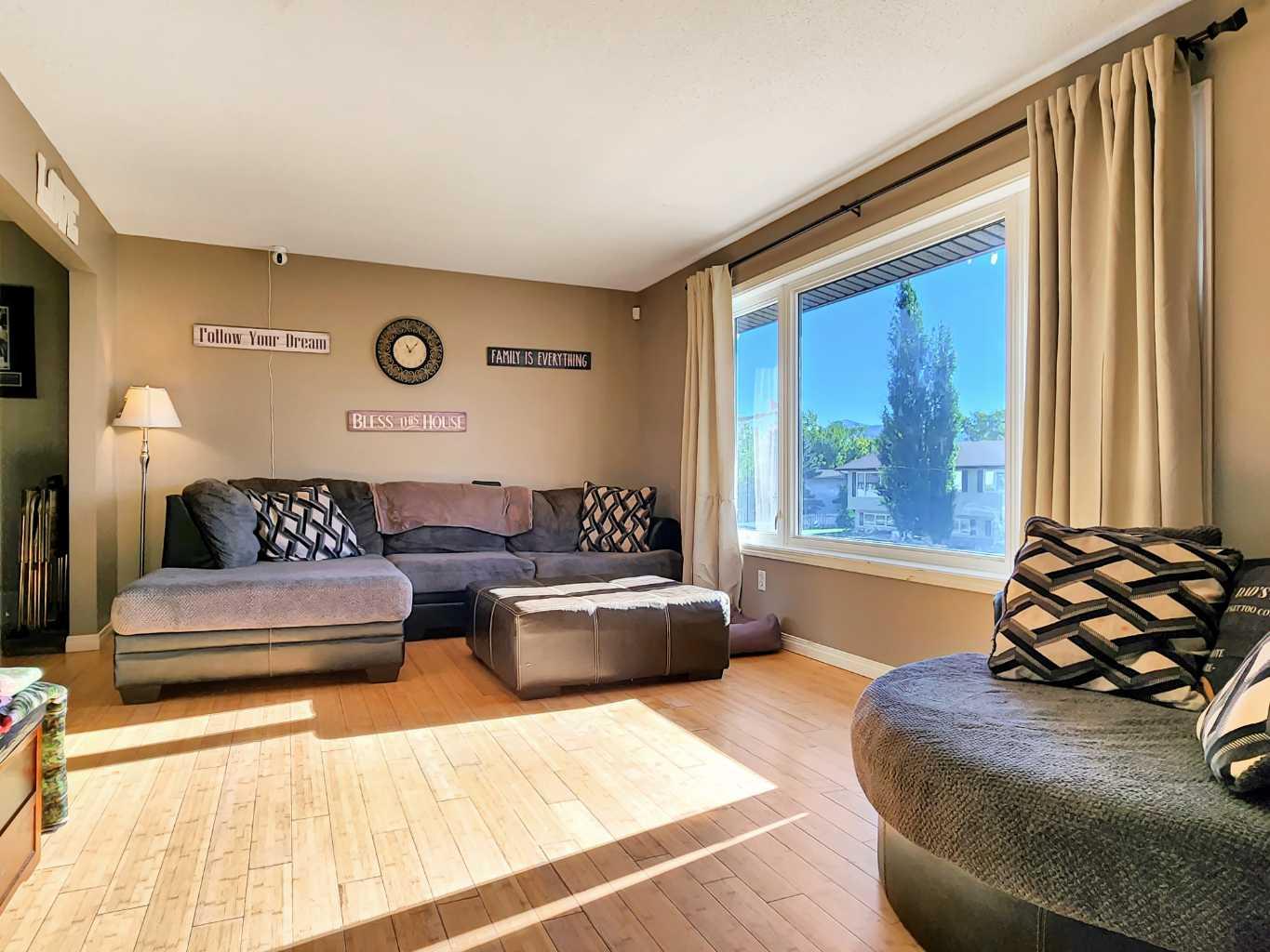 10806 98 Avenue, Grande Cache, Alberta T0E0Y0 For Sale HouseSigma