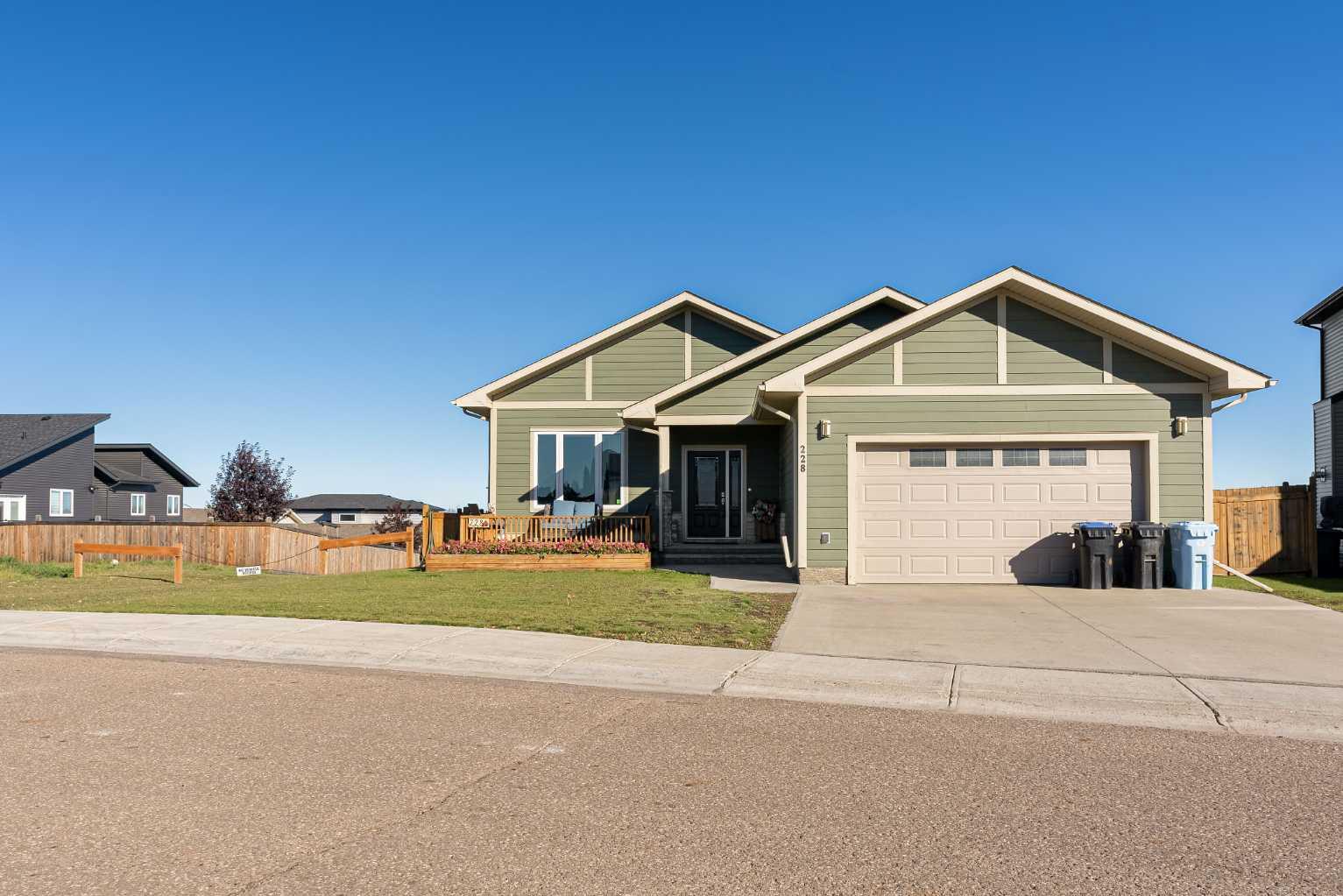 228 Beaverlodge Close, Fort McMurray, Alberta T9H2V5 For Sale HouseSigma