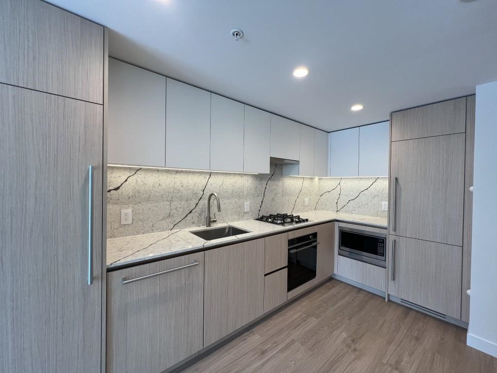 Unit 409 - 2135 Springer Avenue, Burnaby 2