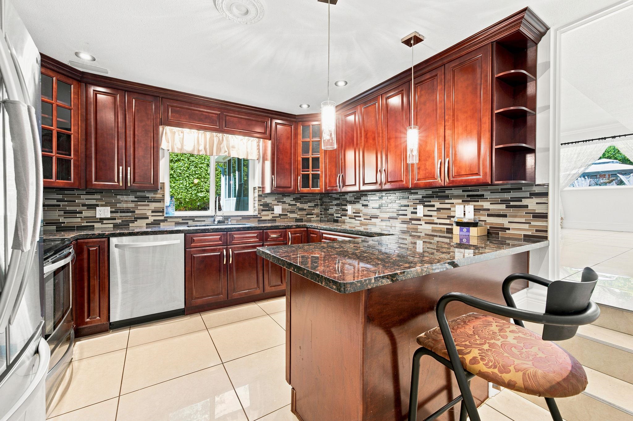5553 Nancy Greene Way, North Vancouver 5