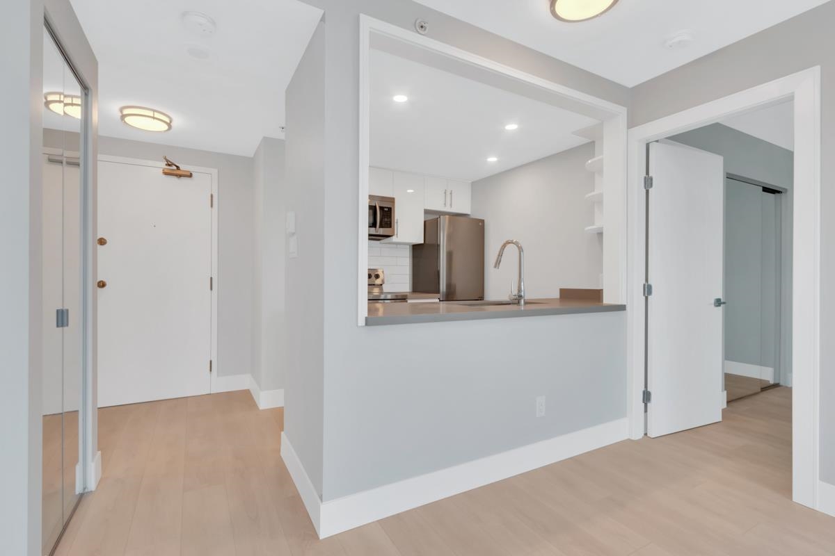 Unit 2503 - 438 Seymour Street, Vancouver 5