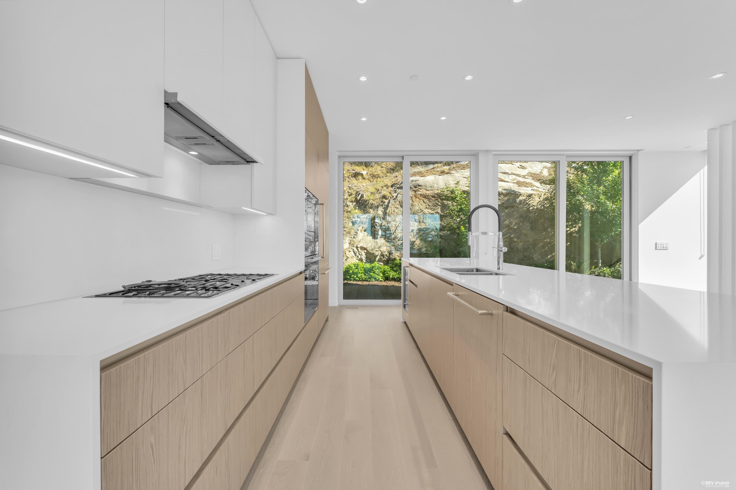 3317 Chippendale Road, West Vancouver 5