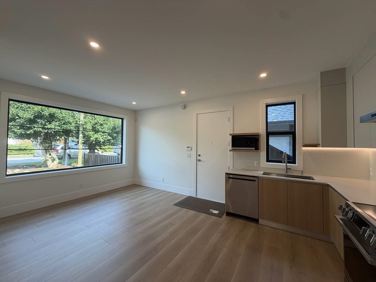Unit Basement - 9X3 Suite Westmount Drive, Port Moody 3