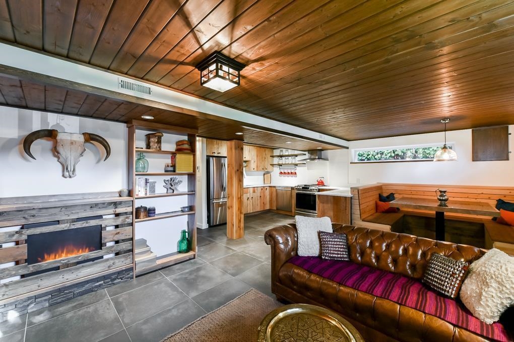 Unit Lower - 9686 Princess Drive, Surrey 2