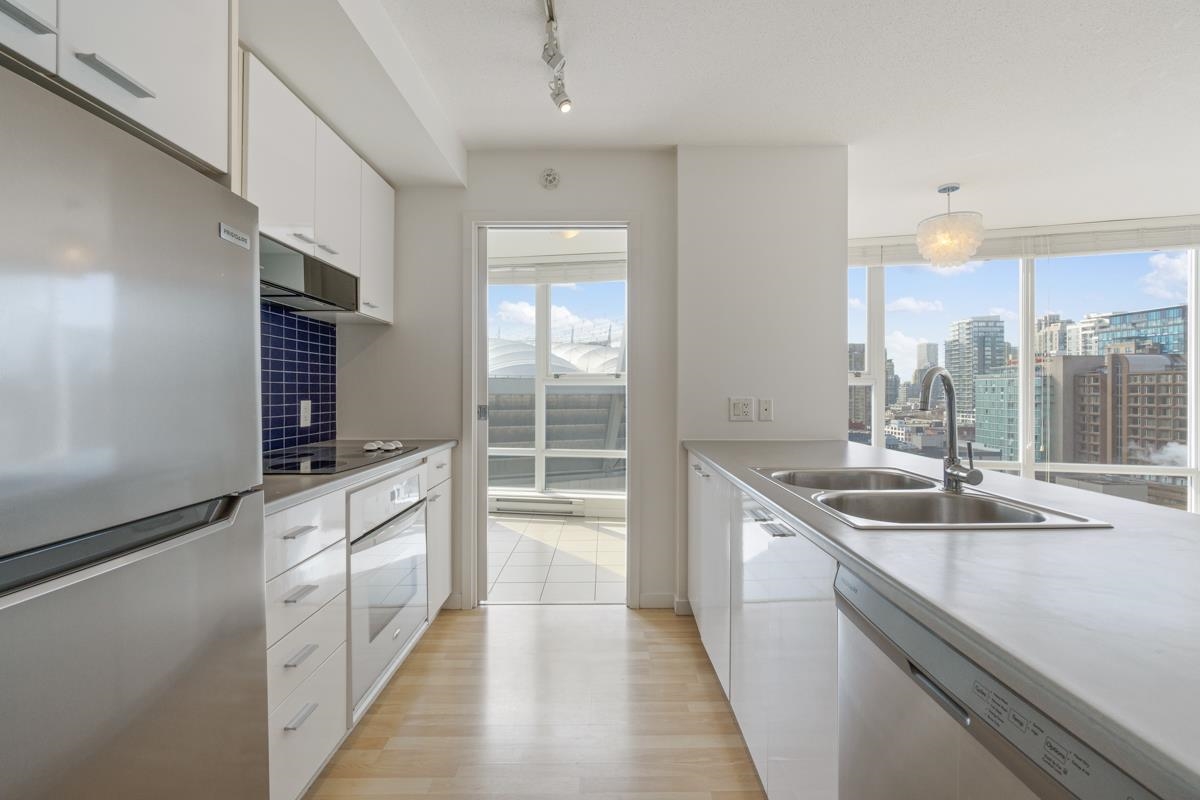 Unit 1503 - 111 Georgia Street W, Vancouver 3