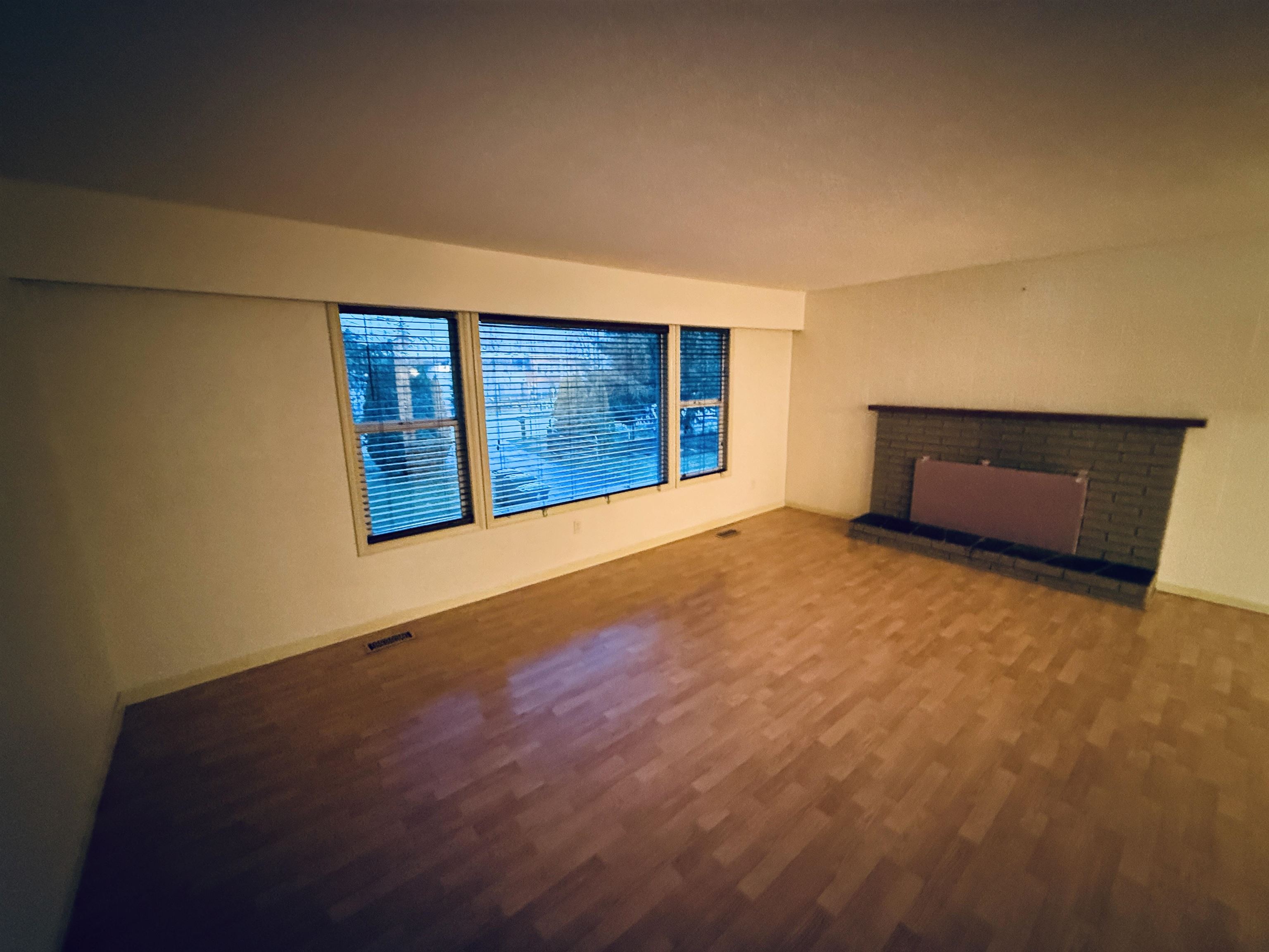 19371 76 Avenue, Surrey 5