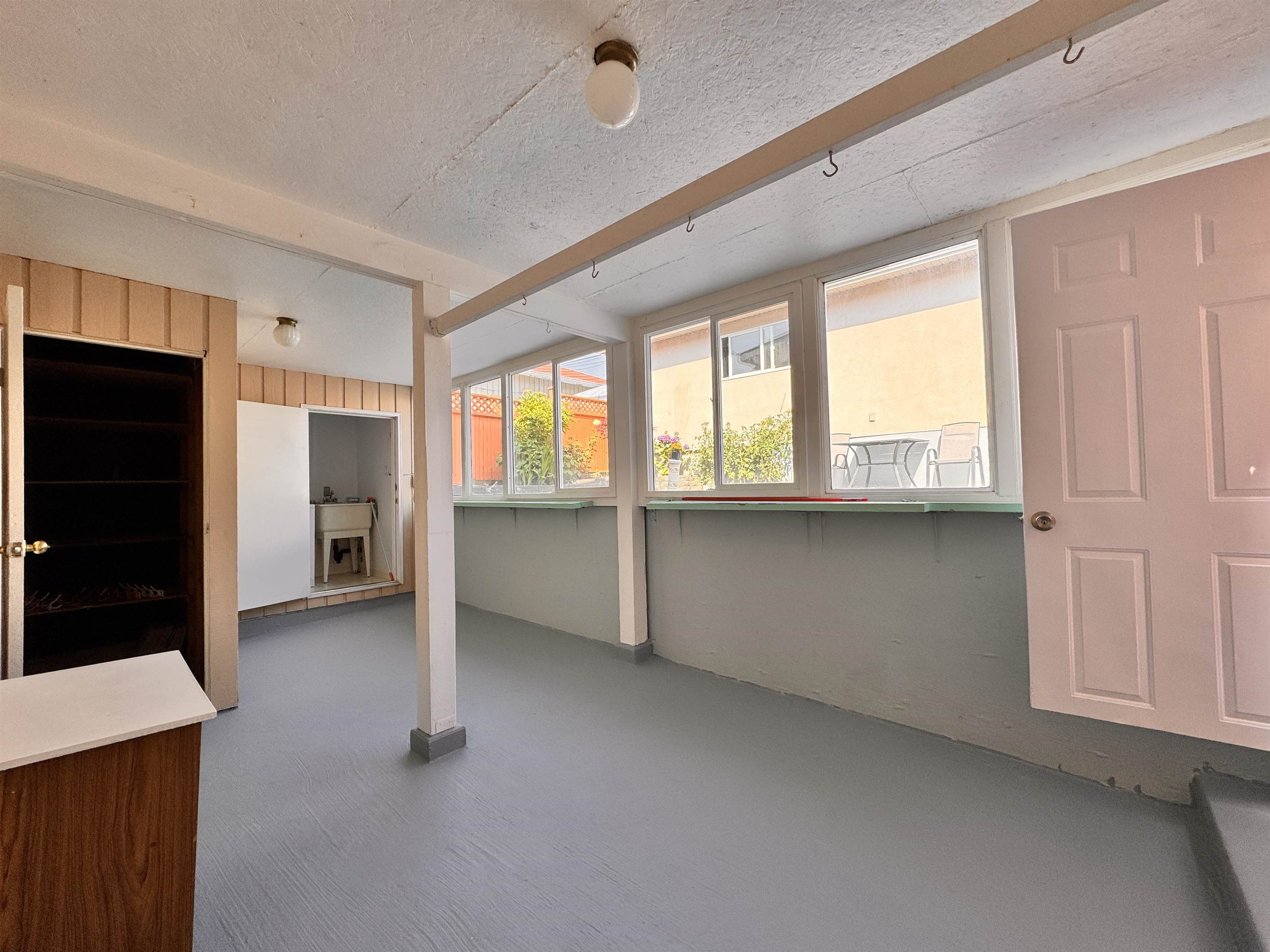 Unit Lower - 120 Springer Avenue, Burnaby 2