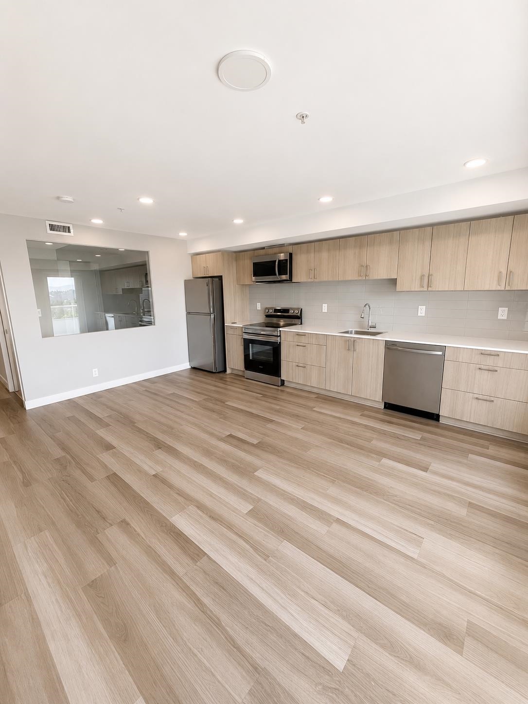 Unit 304 - 408 East Columbia, New Westminster 5