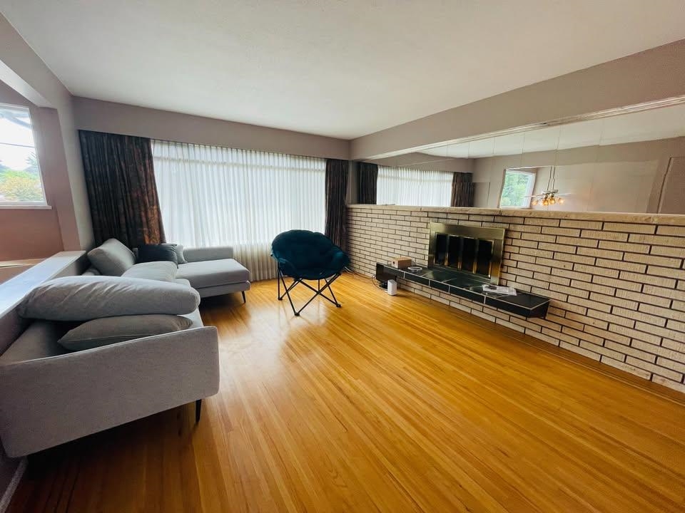 900 Cornell Avenue, Coquitlam 4