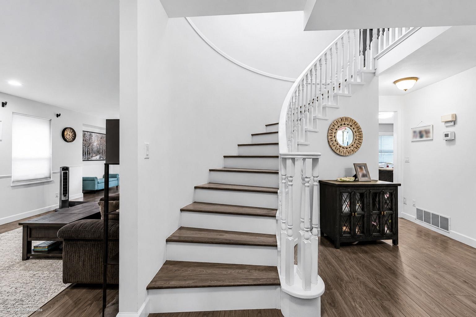 Unit Upper - 16375 Middleglen Place, Surrey 5
