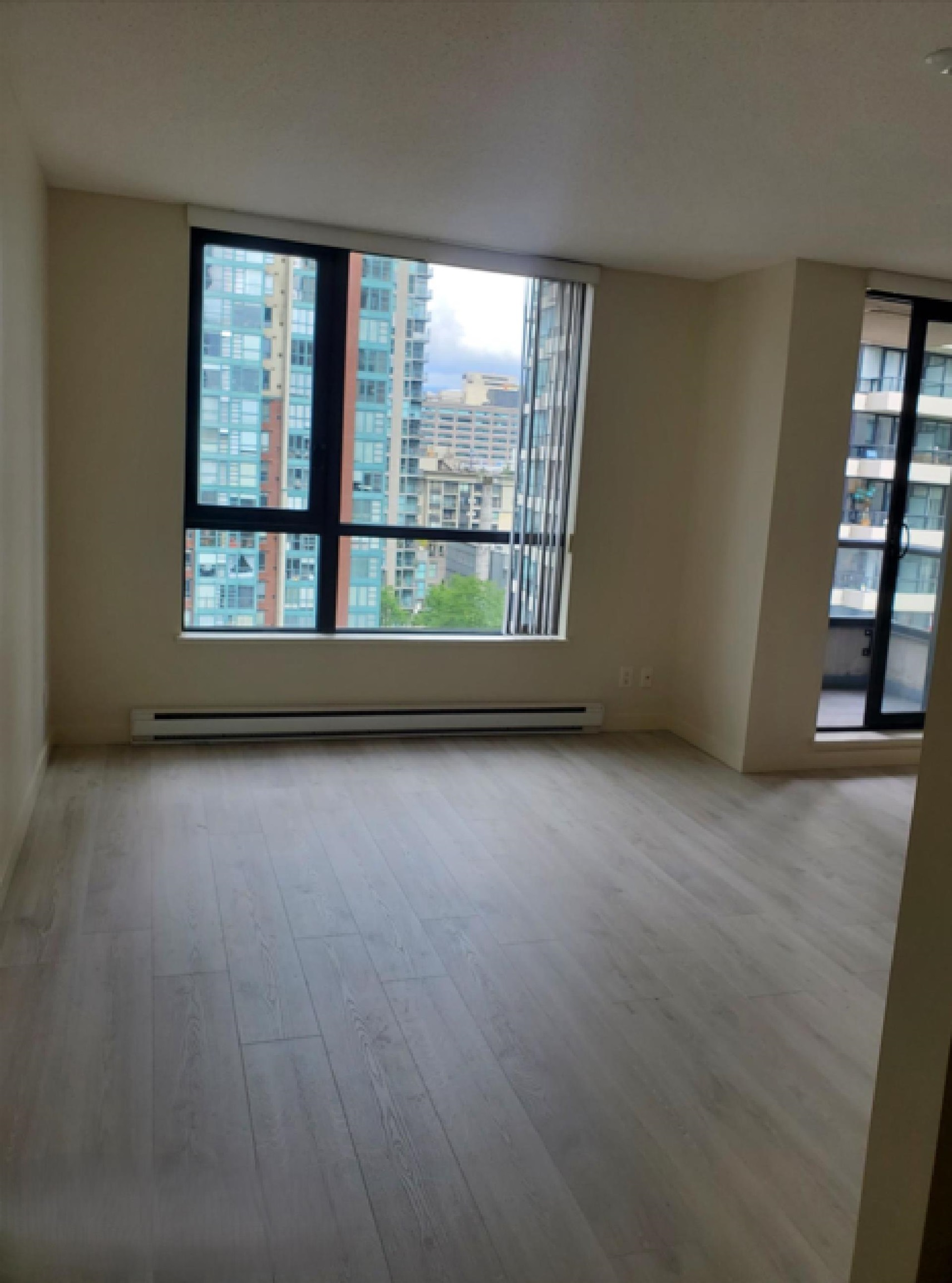 Unit 1302 - 977 Mainland Street, Vancouver 4