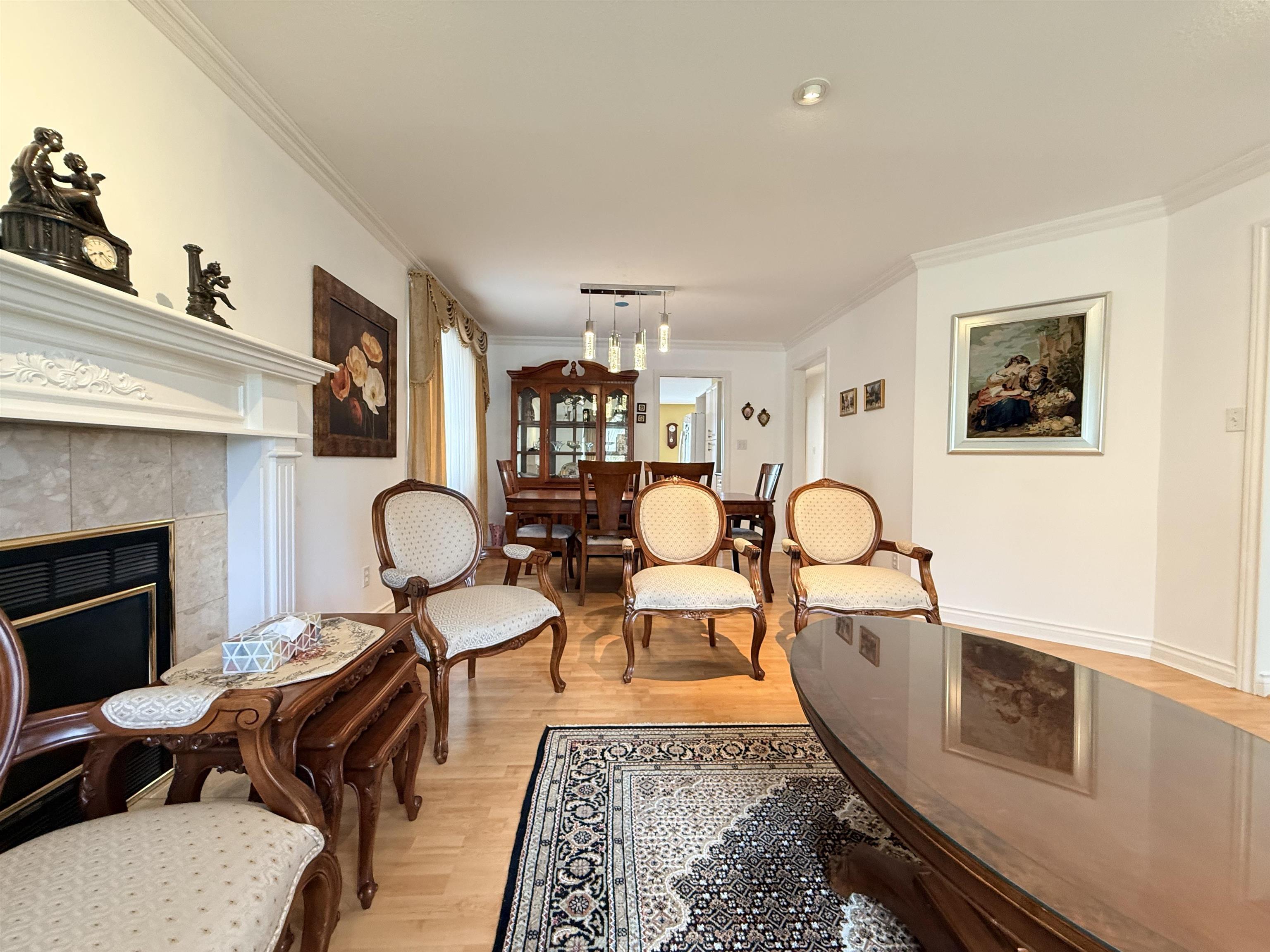Unit Main House - 335 27th Street W, North Vancouver 3