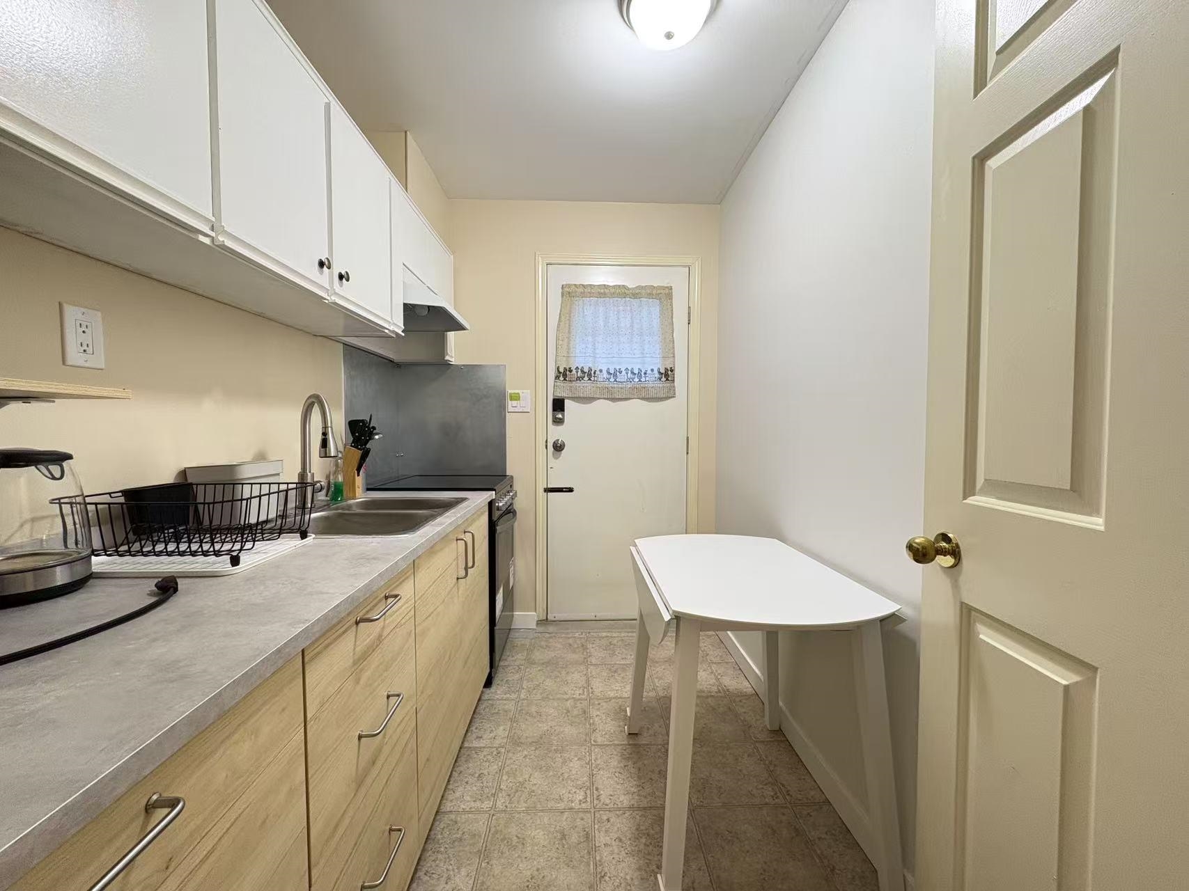 708 59th Avenue W, Vancouver 2