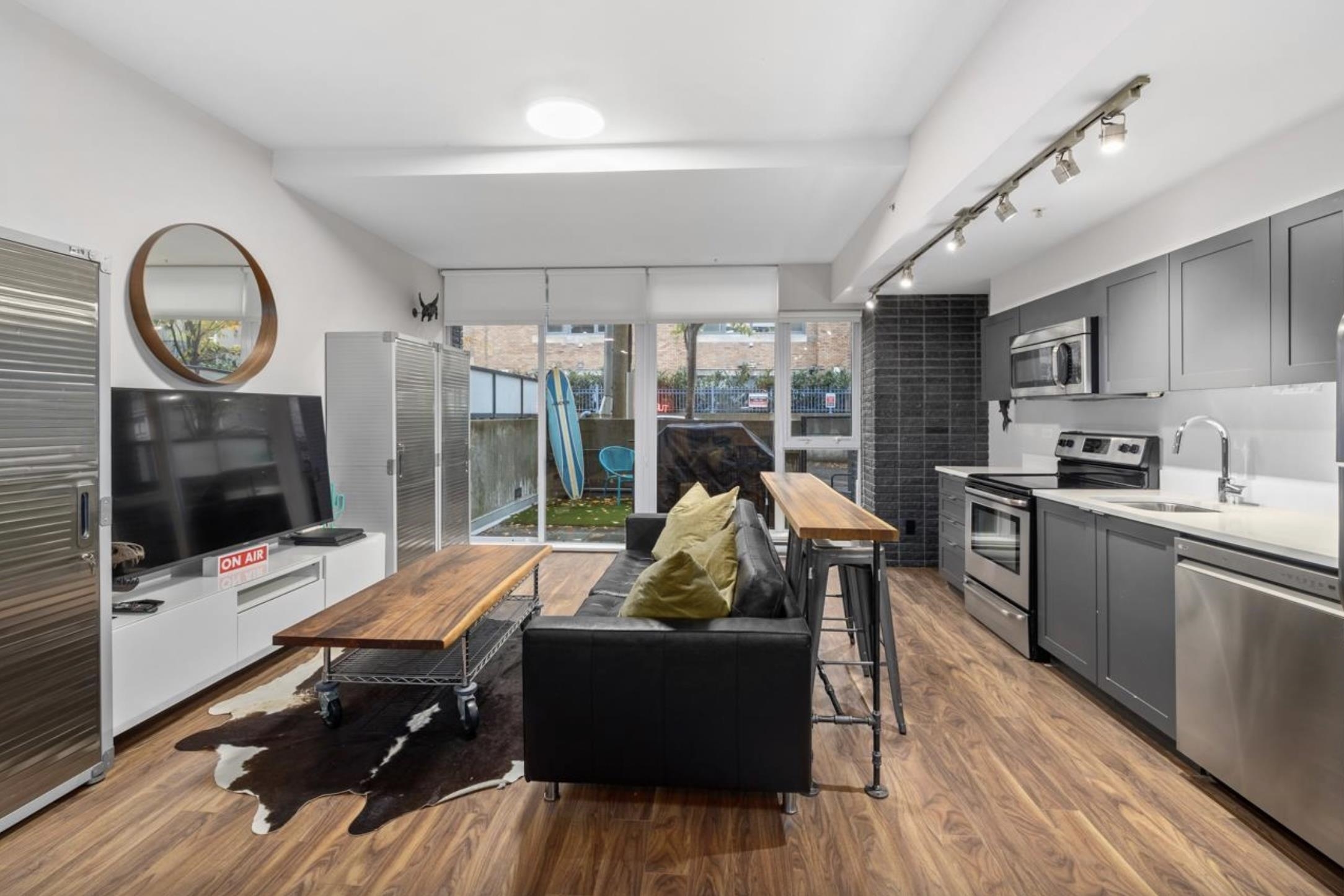 Unit 101 - 2511 Quebec Street, Vancouver 3