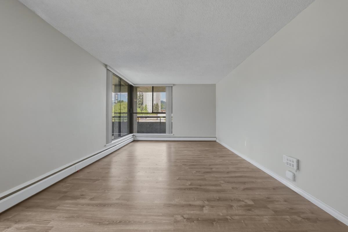 Unit 302 - 3755 Bartlett Court, Burnaby 2