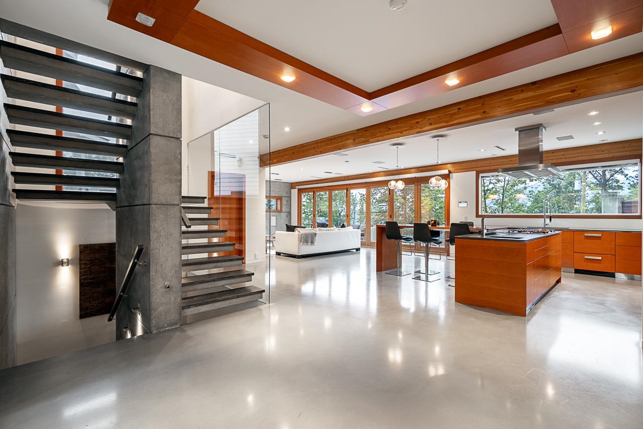 7317 Barnet Road, Burnaby 2