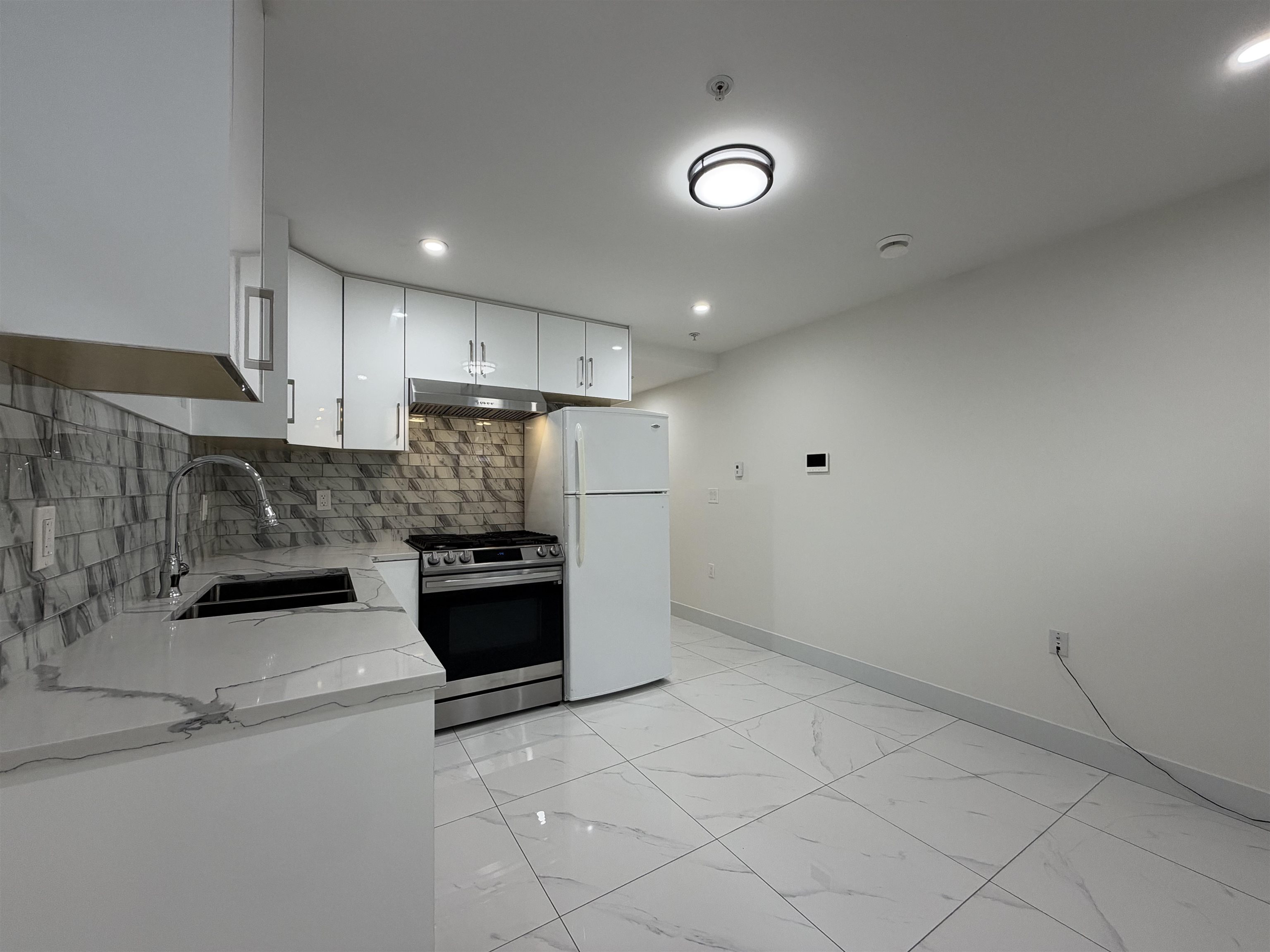 Unit 2 - 1052 E 50th Avenue, Vancouver 2