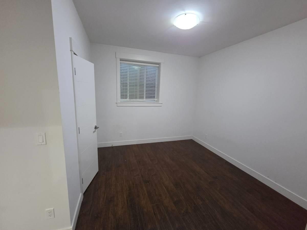 Unit Lower - 726 Delestre Avenue, Coquitlam 4