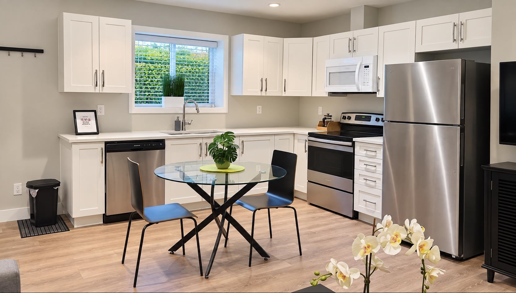 Unit furnished bsmt - 2161 167 St, Surrey 2