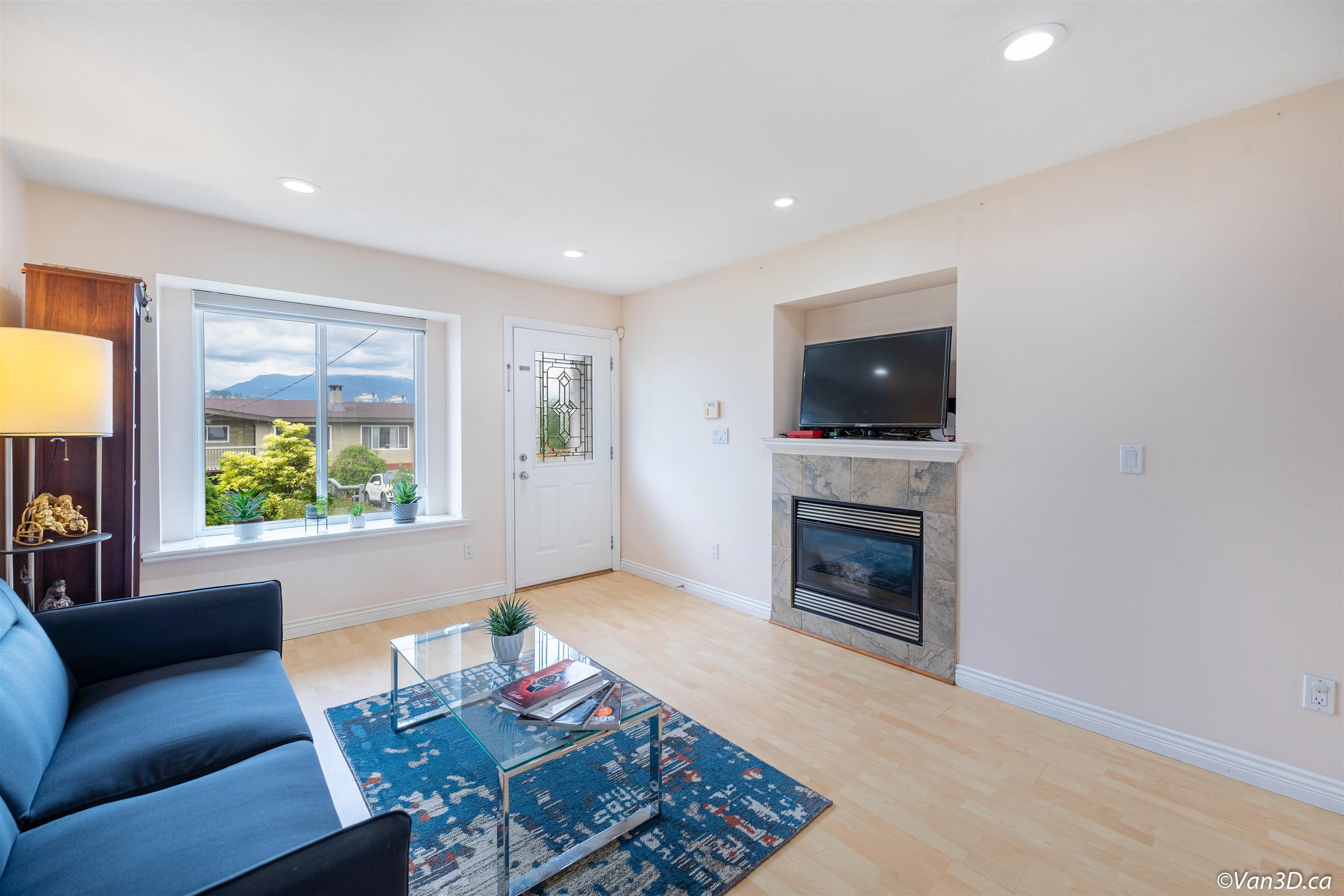 5422 Norfolk Street, Burnaby 3