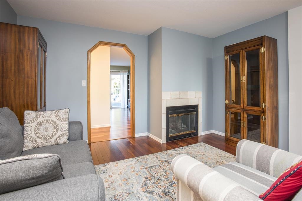 9890-Upper Lyndhurst Street, Burnaby 3