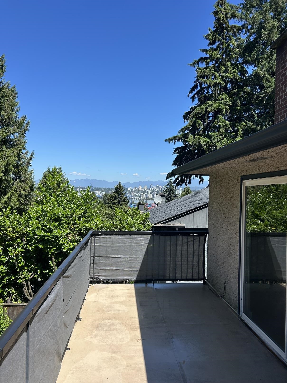 Unit Upper - 9655 Townline Diversion, Surrey 2