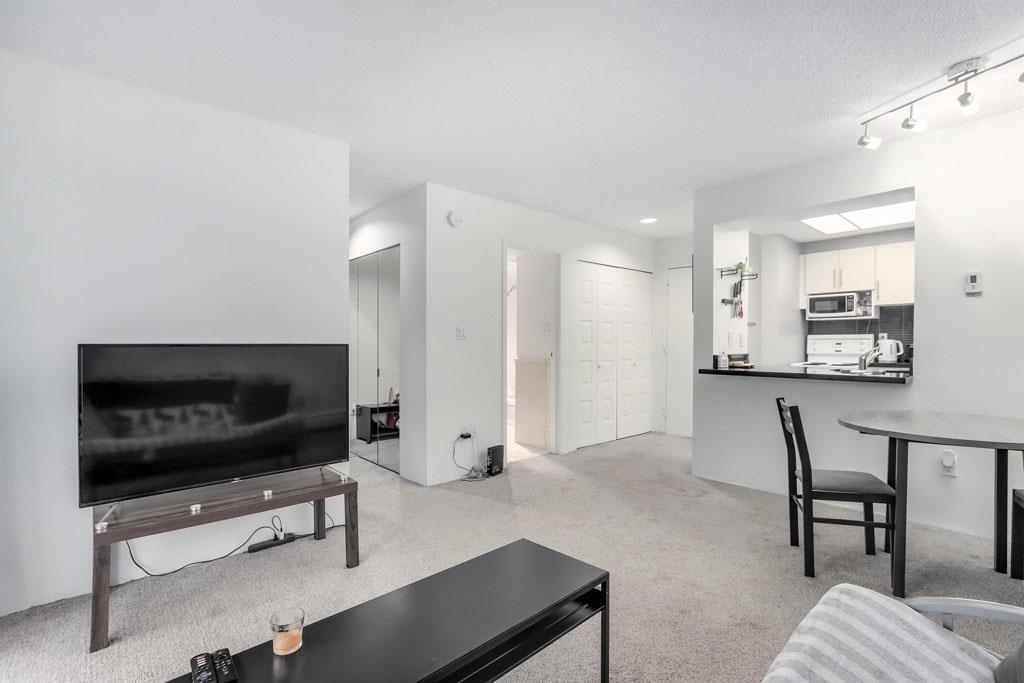 Unit 207 - 1450 Laburnum Street, Vancouver 5