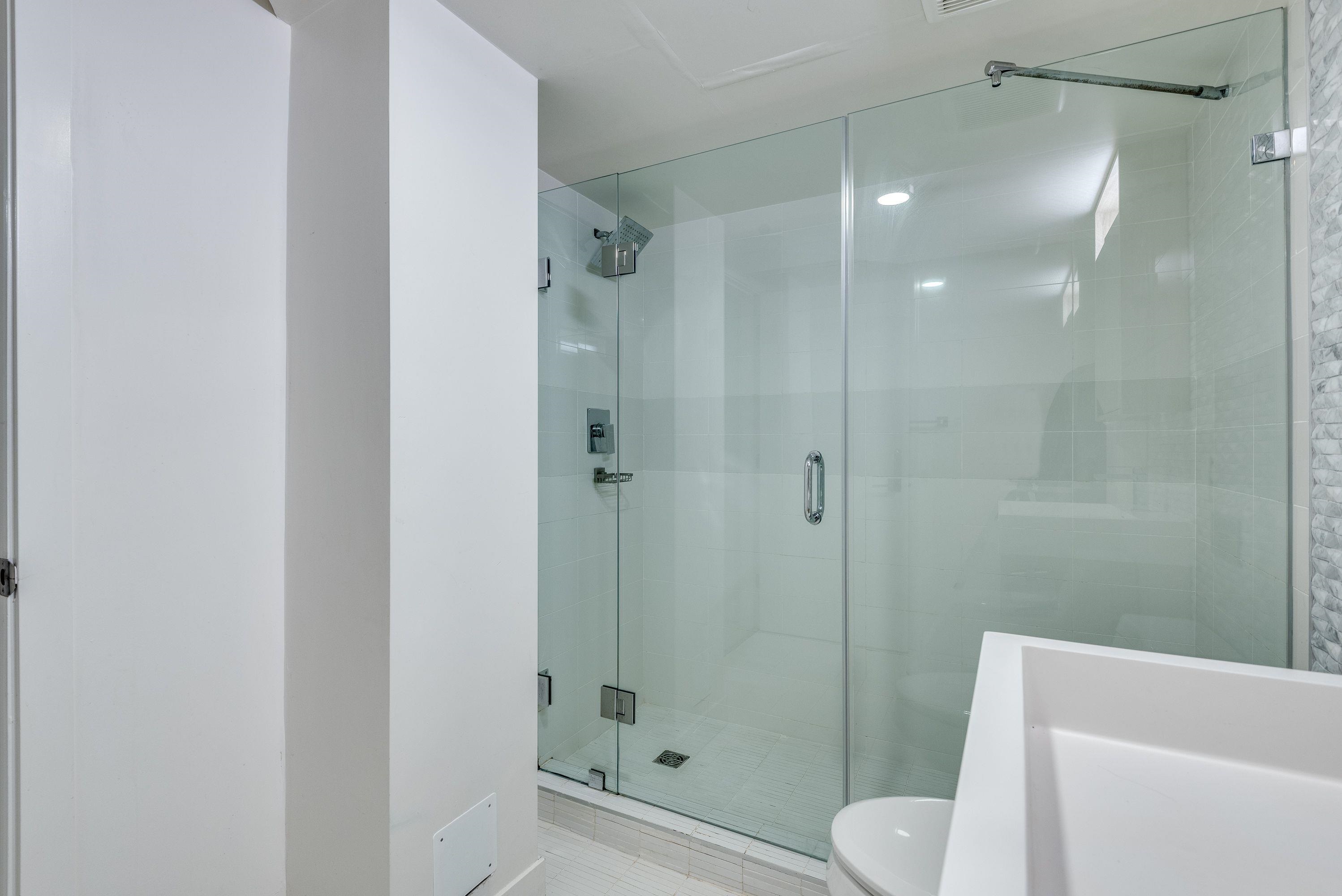 Unit 3 - 1425 Haro Street, Vancouver 2