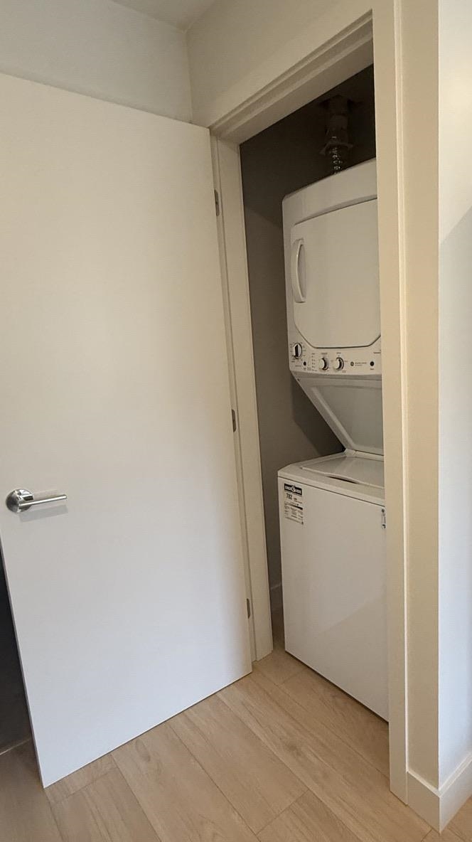 Unit studio - 6252 Kitchener Street, Burnaby 2