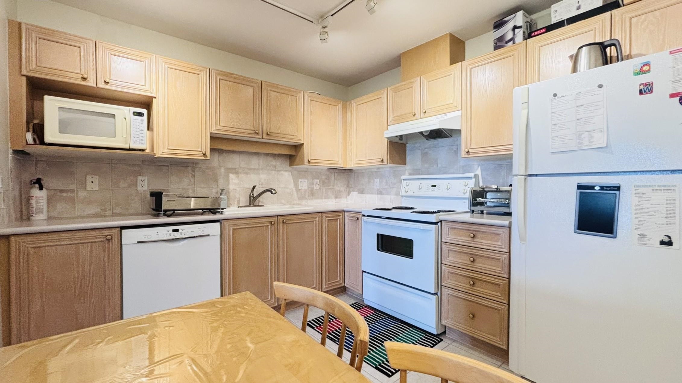 Unit 305 - 5863 Hampton Place, Vancouver 2
