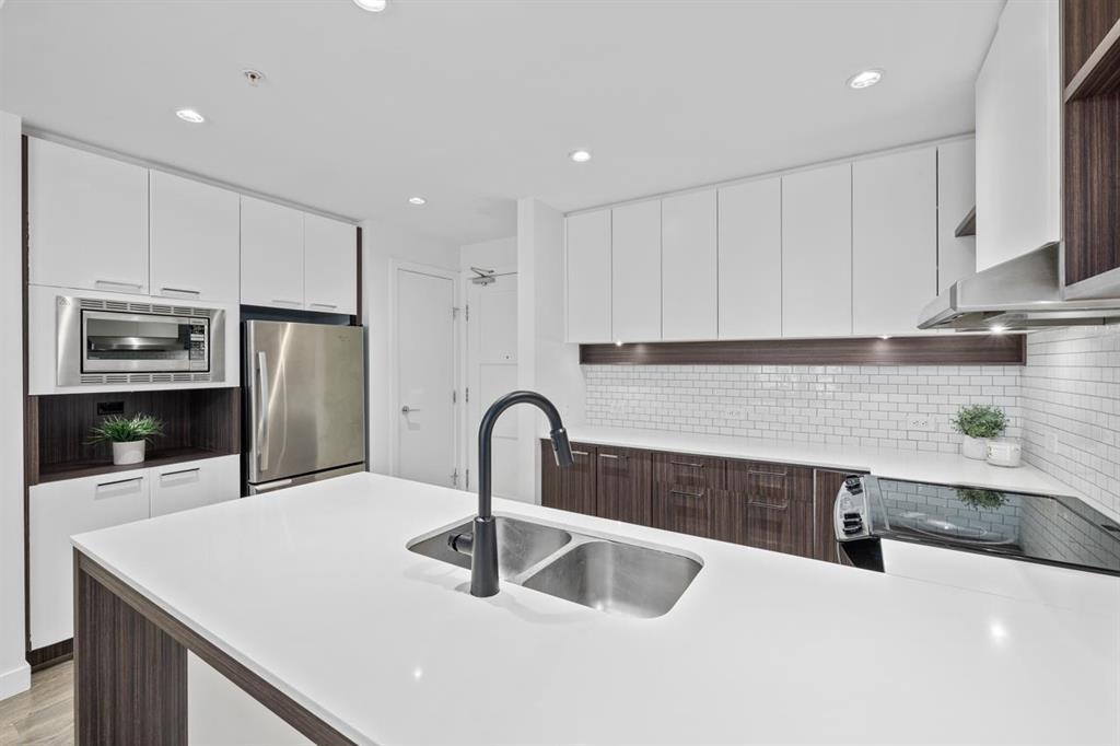 Unit 303 - 553 Foster Avenue, Coquitlam 4