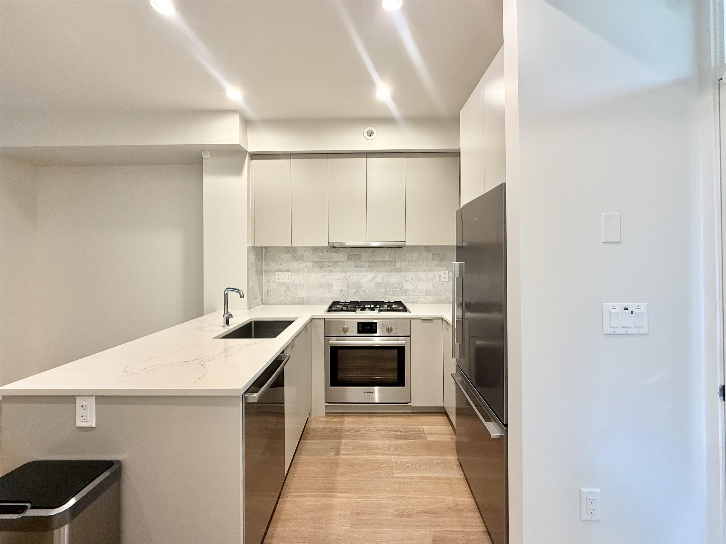 Unit 7923 - Oak Street, Vancouver 3