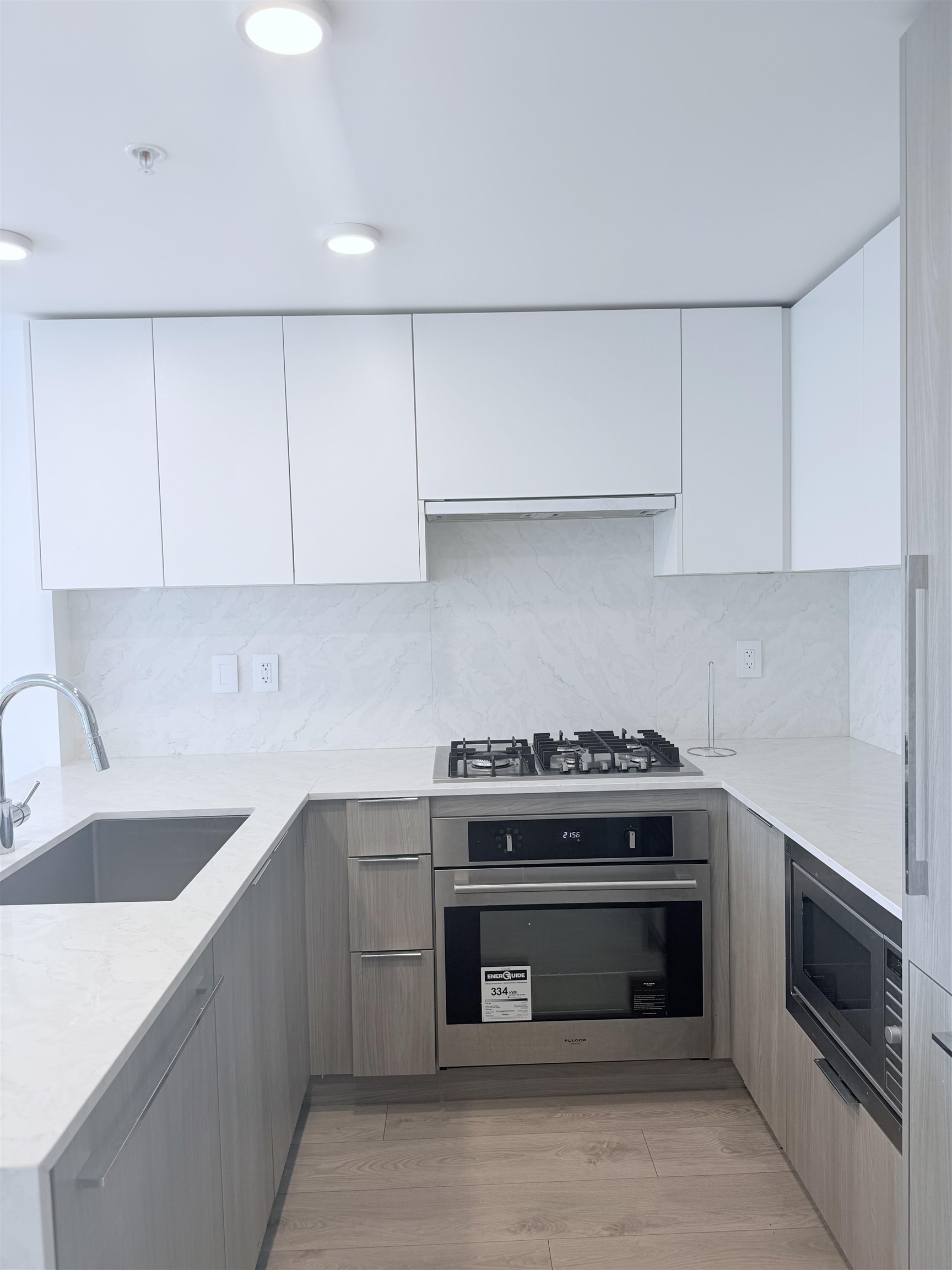 Unit 1303 - 10333 133 St, Surrey 4