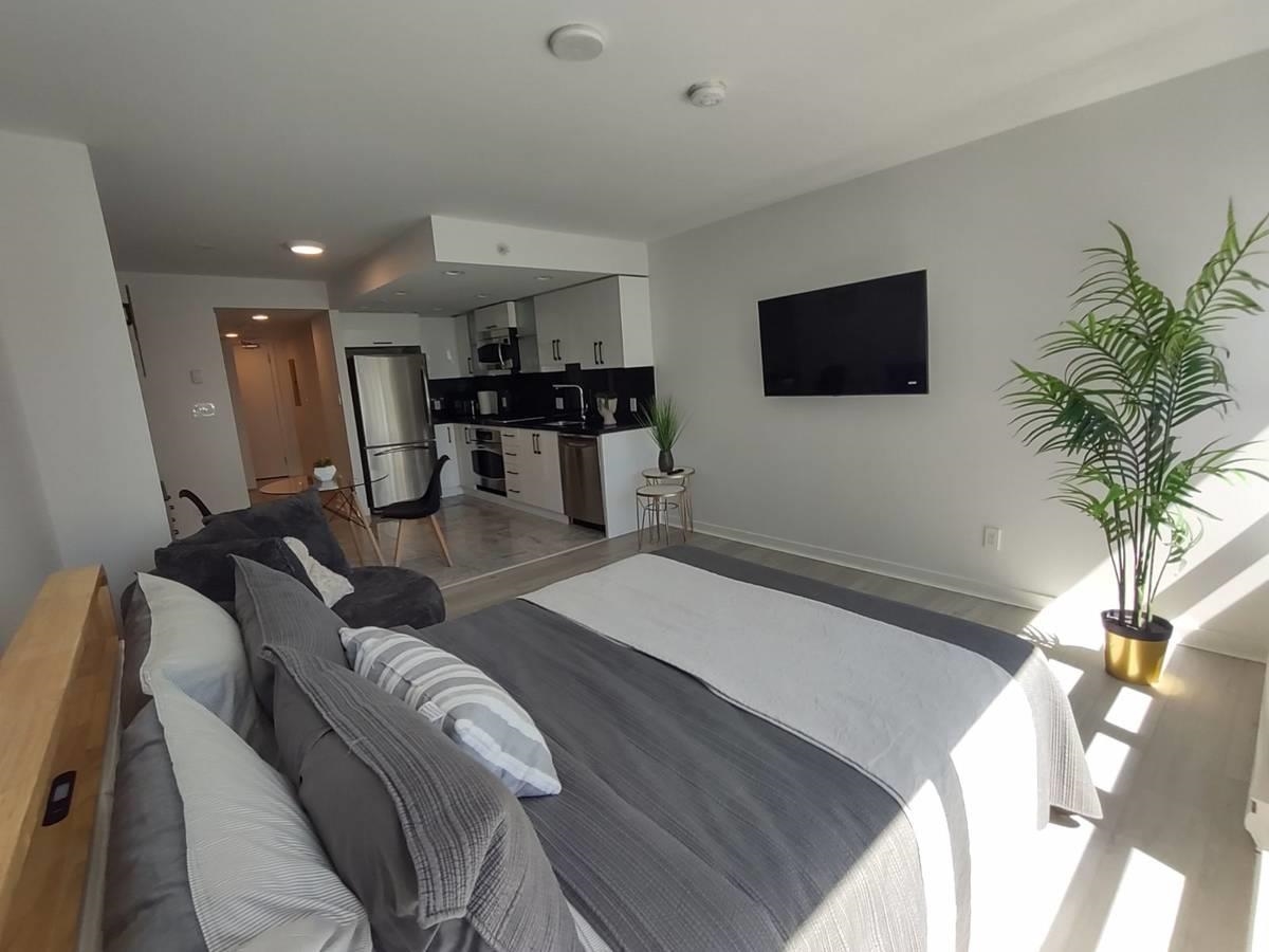 Unit 706 - 833 Seymour Street, Vancouver 5