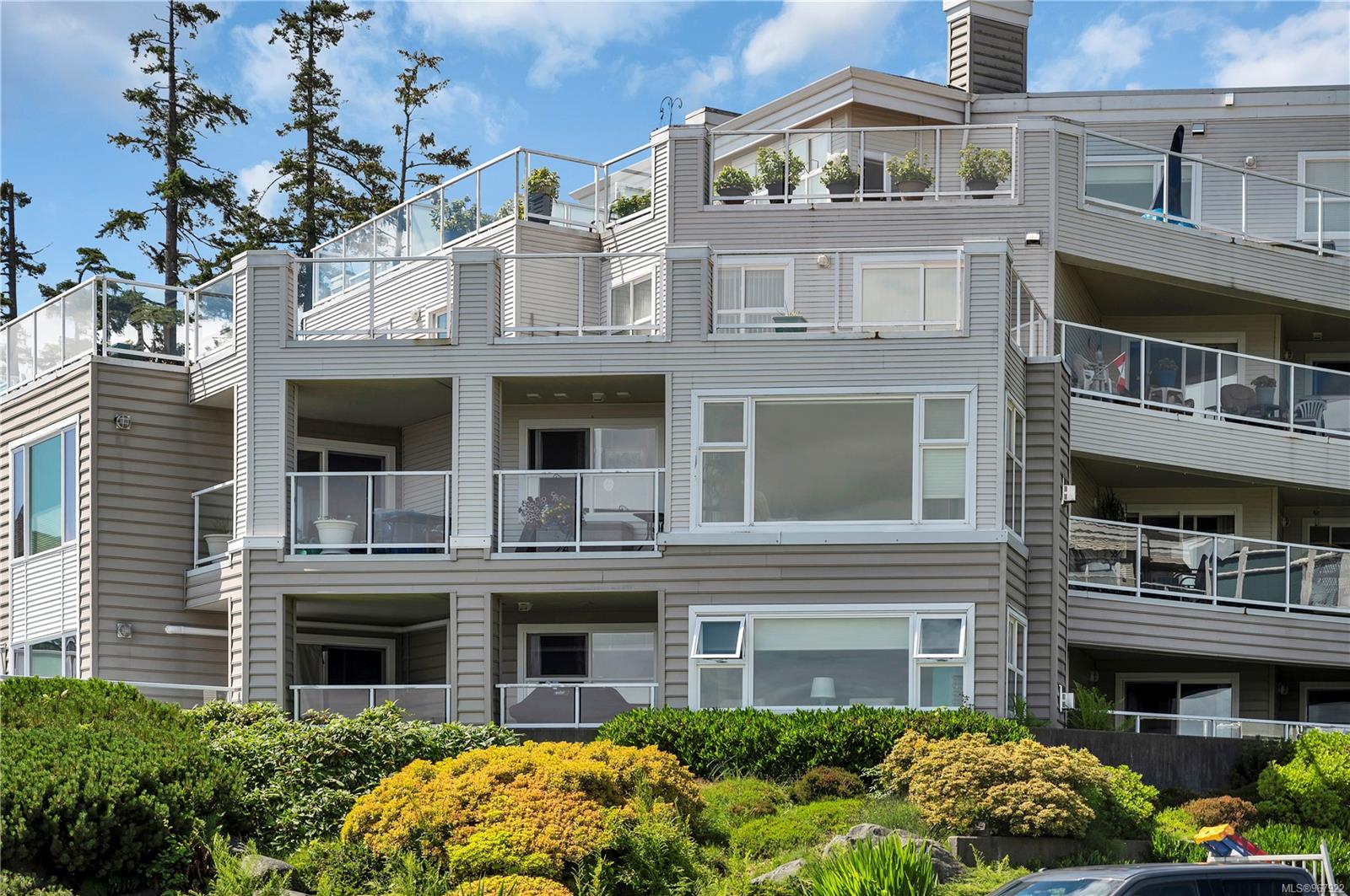 202 350 Island Hwy S, Campbell River, British Columbia V9W1A5 Listing