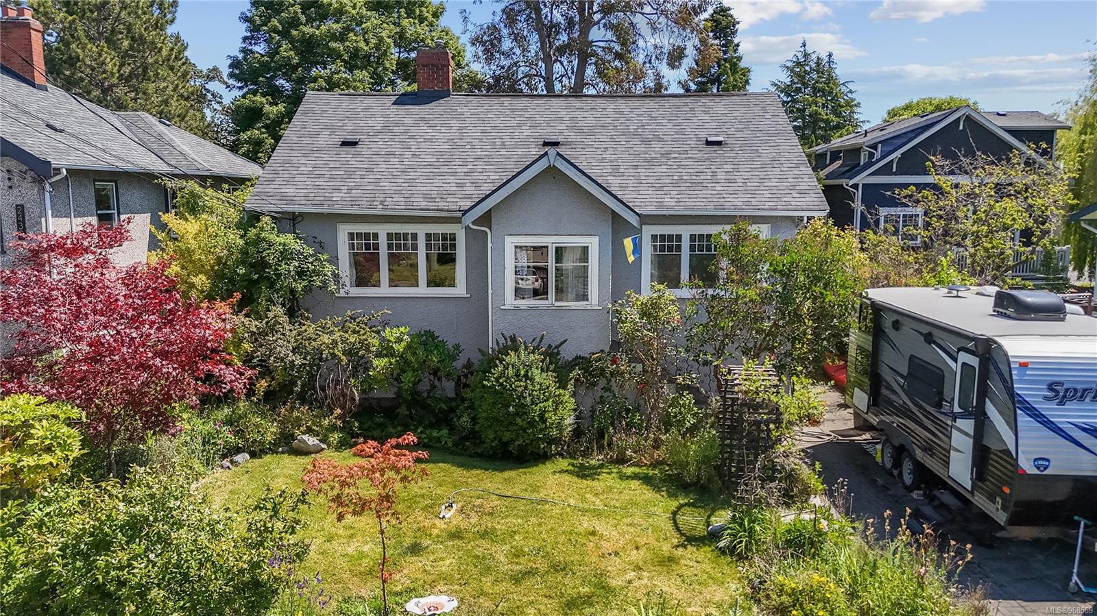 2411 Epworth St, Oak Bay, British Columbia V8R5L3 For Sale HouseSigma